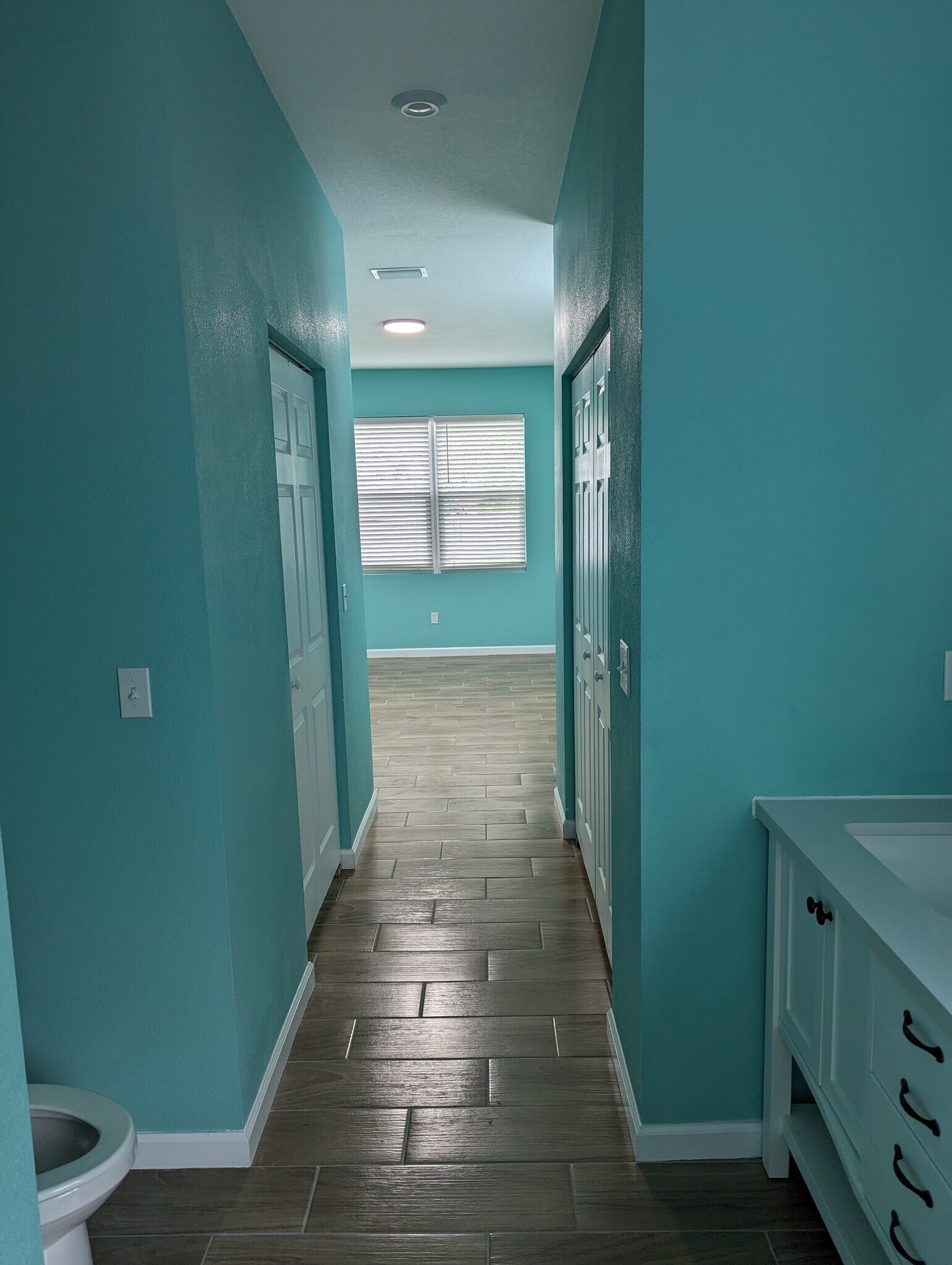 Building Photo - 2010 Seminole Blvd S