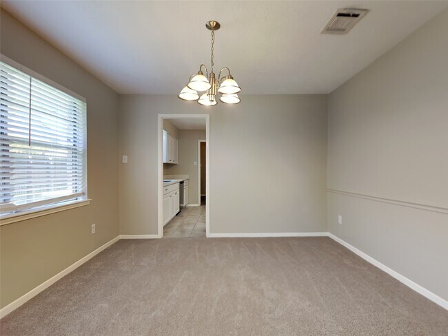 Building Photo - 17623 Huntersglen Cir