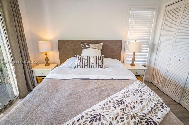 Building Photo - 9341 Green Meadows Way