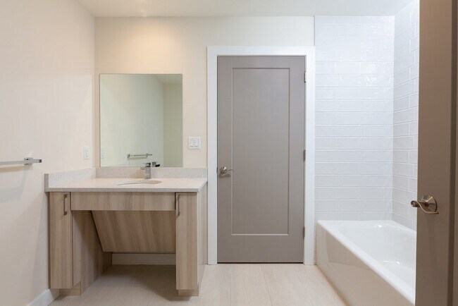 Building Photo - 40 Collins Ave