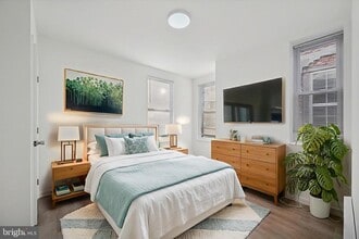 Building Photo - 1418 W Erie Ave