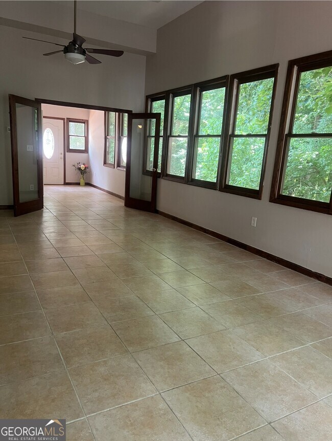 Building Photo - 3990 Admiral Dr