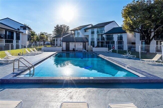 Building Photo - 6795 SW 132nd Ave