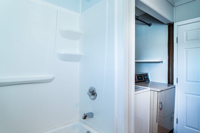 Building Photo - Downtown Apartment