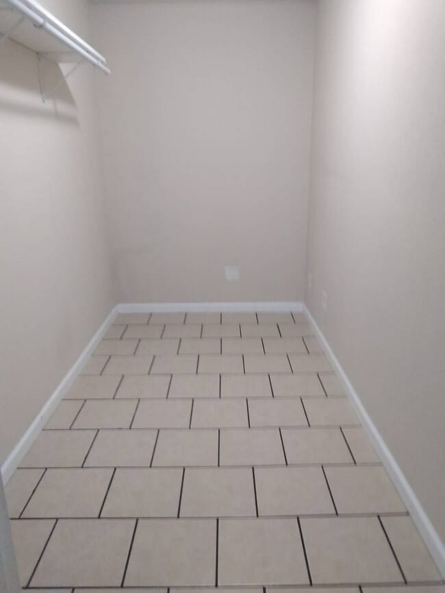 Building Photo - 317 E Mill St