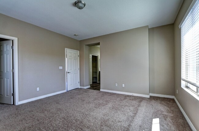 Building Photo - 7226 Regent Pond St