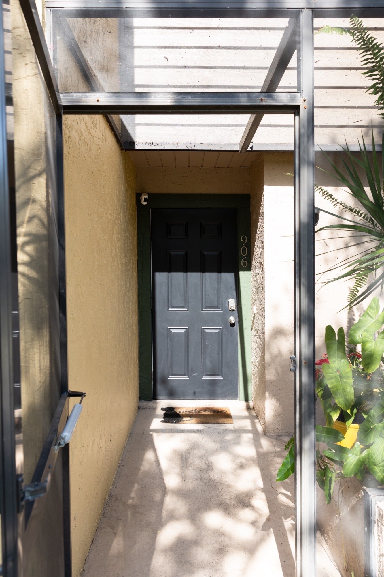 Building Photo - 906 Sunridge Dr