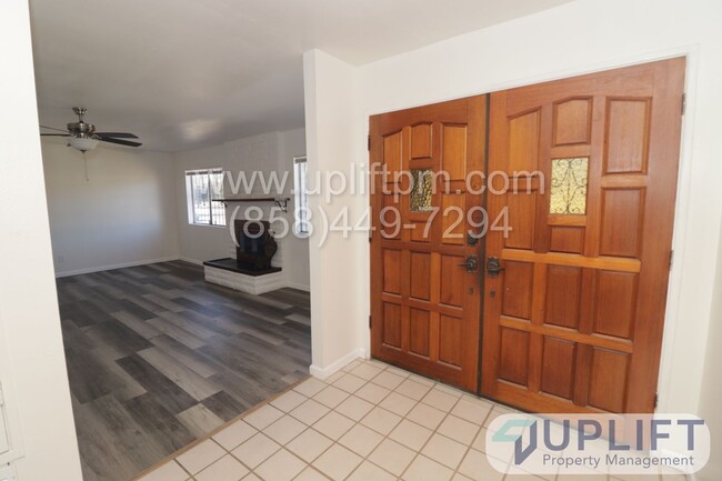 Building Photo - 4bed/2bath house with garage & POOL