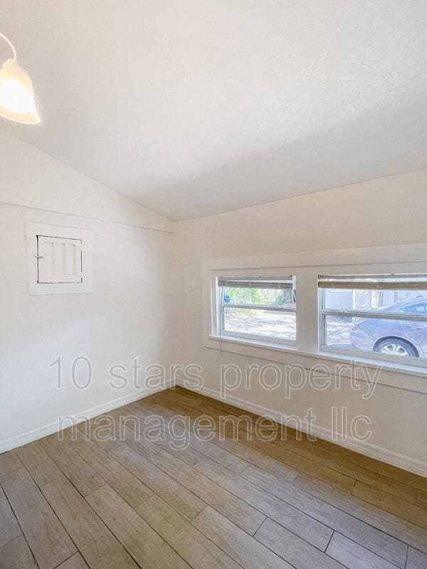 Building Photo - 714 Grove St N