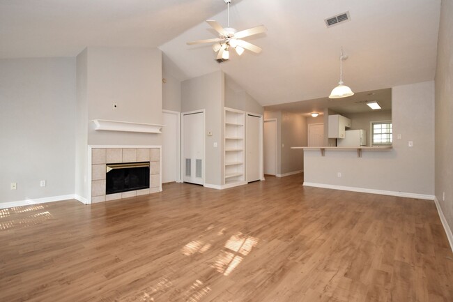 Building Photo - 2BR/2BA Upstairs Condo in Haile Village Ce...