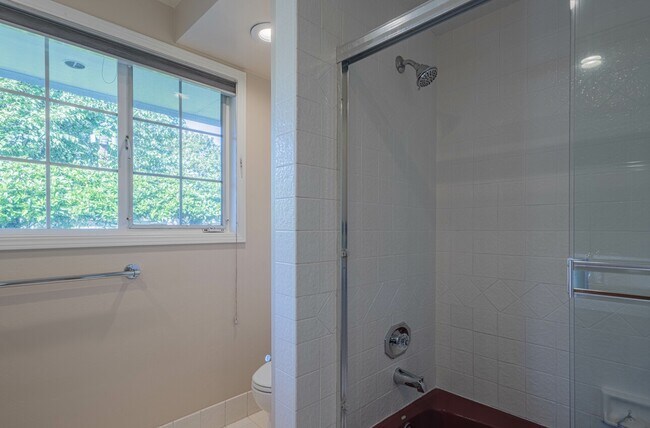 Building Photo - 509 Manor Dr