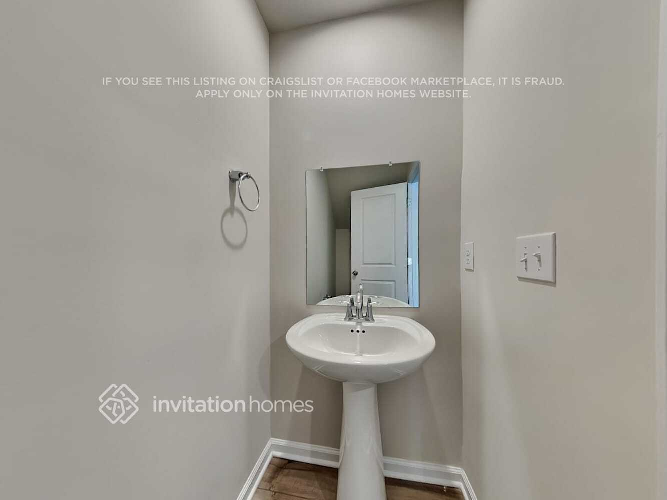 Building Photo - 1143 Woodhouse Dr