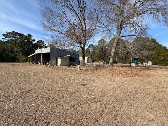 Building Photo - $500 OFF move in SPECIAL!  Room to Roam