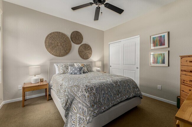 Building Photo - 10260 E White Feather Ln