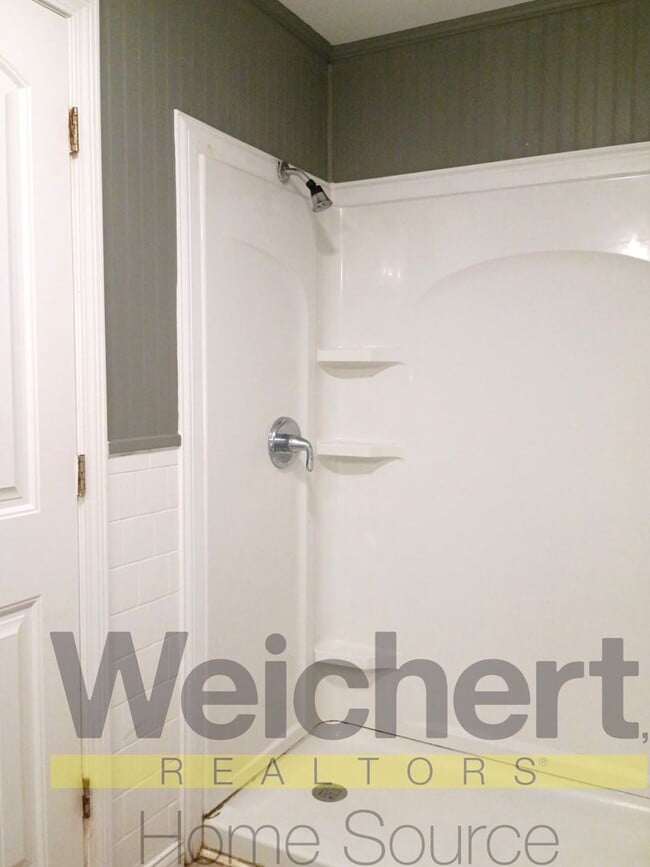Building Photo - Comfortable 3-Bed, 2-Bath Rental in Quiet ...