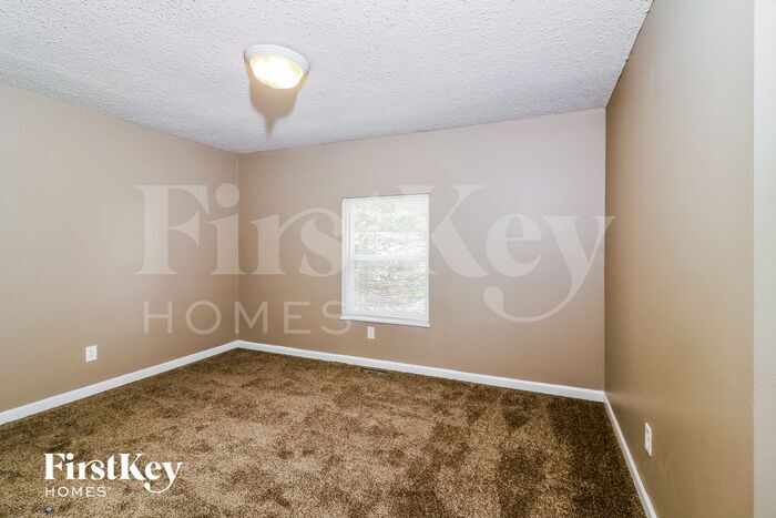 Building Photo - 6370 Silver Fox Dr