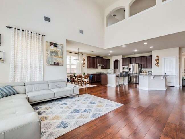 Building Photo - 5720 Viejo Dr