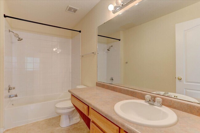 Building Photo - 930 Button Rock Dr