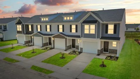 Building Photo - 118 McLauren Pl