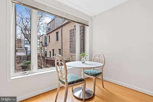 Building Photo - 2639 15th St NW