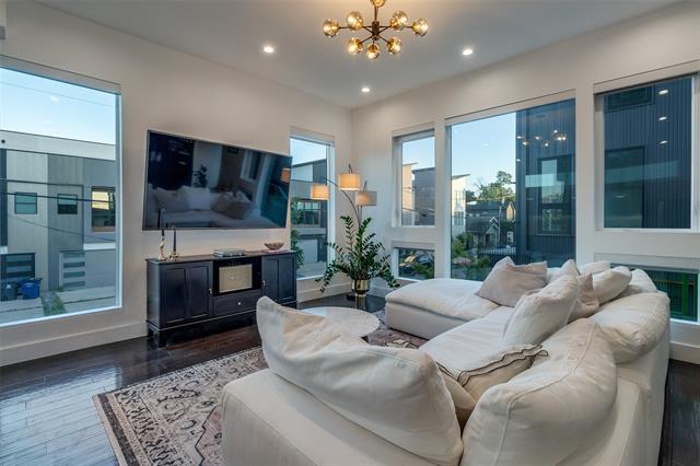 Building Photo - 4805 Manett St