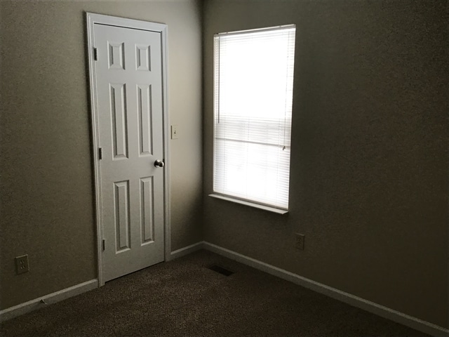 Building Photo - 5640 Rambling Dr