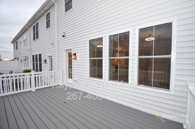 Building Photo - 320 Schadle Rd