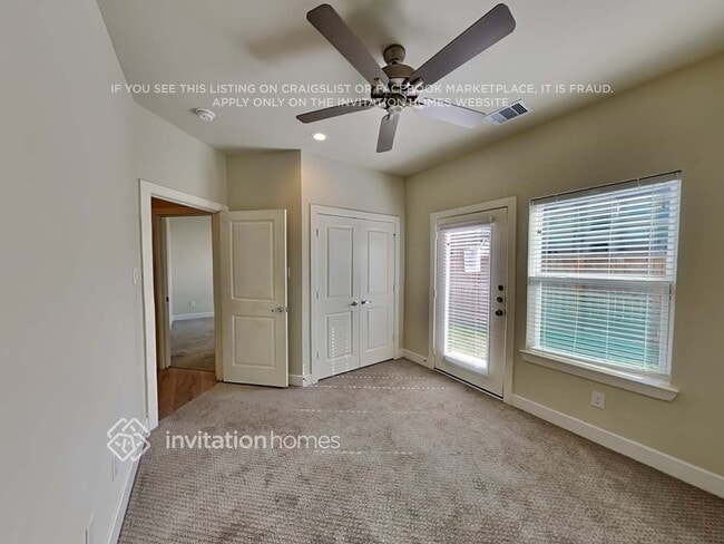 Building Photo - 10530 Executive Lake Dr