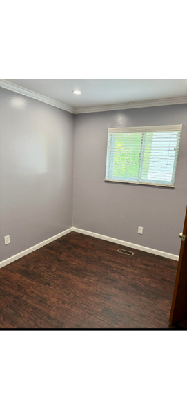 Building Photo - 933 East Ave