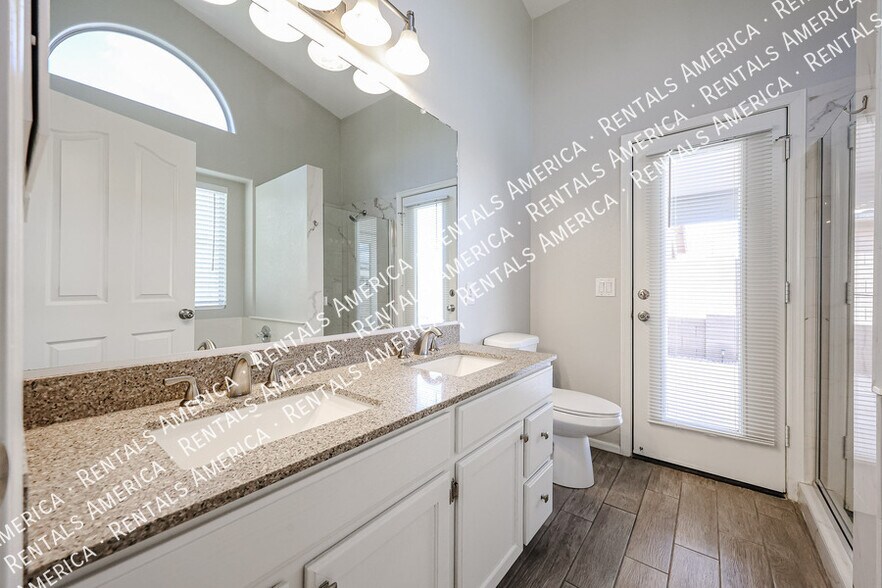 Building Photo - 153 S Garnet Rd