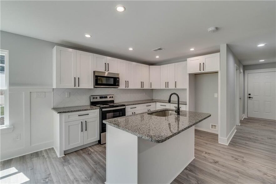 Building Photo - 2387 Highpoint Rd