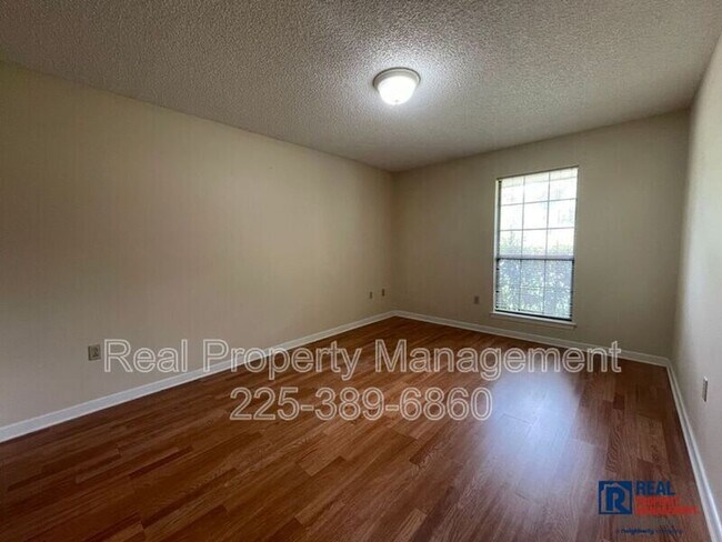 Building Photo - 1228 Beckenham Dr