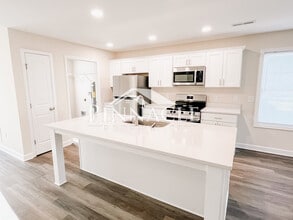 Building Photo - 209 Munford St