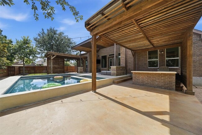Building Photo - 8729 Vantage Point Dr