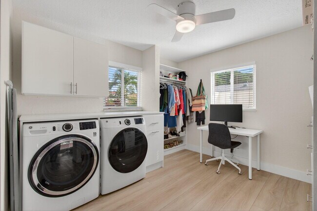 Building Photo - 802 Mallard Dr