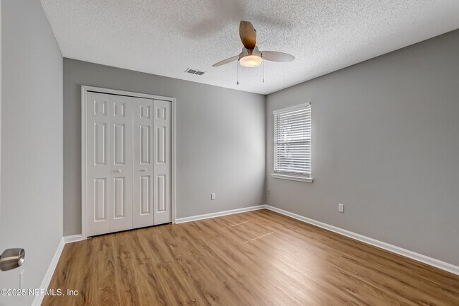 Building Photo - 9642 Pritmore Rd E