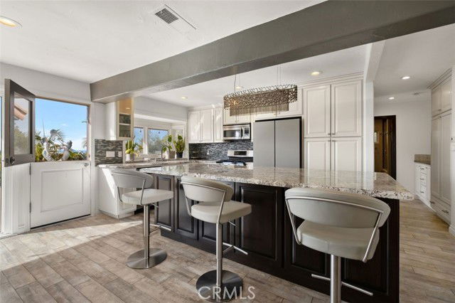 Building Photo - 30851 Marilyn Dr