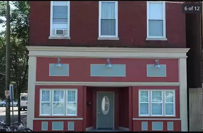 Building Photo - 1601 W Cary St