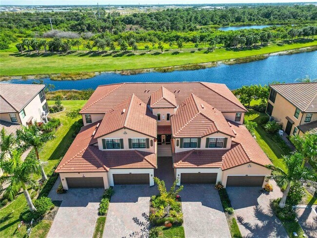 Building Photo - 10817 Tarflower Dr