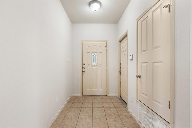 Building Photo - 220 Bauxite Dr