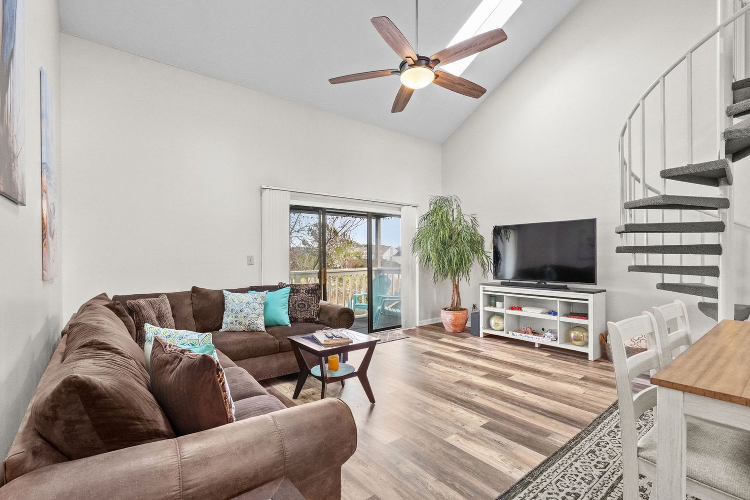 Building Photo - 1920 Bent Grass Dr