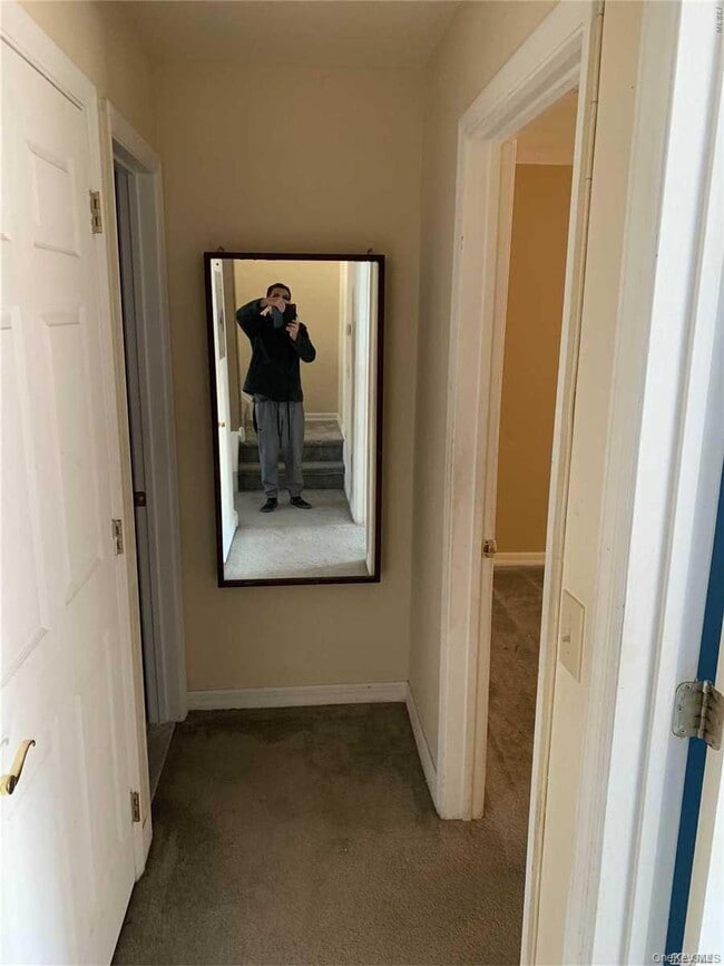 Building Photo - 75-18 Aquatic Dr