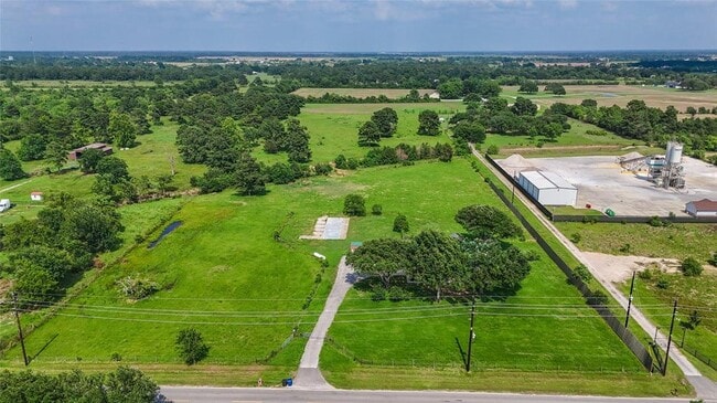 Building Photo - 19250 Becker Rd