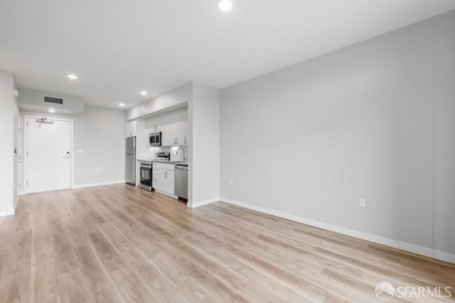 Building Photo - 260 Brooklyn Basin Wy