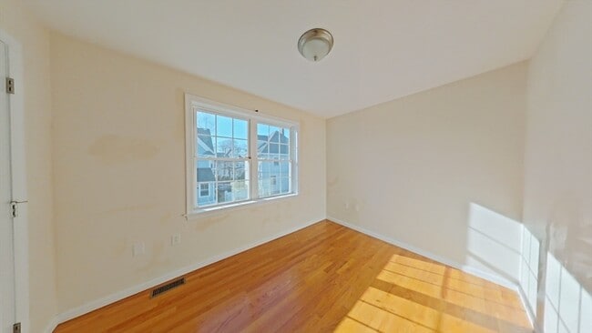 Building Photo - 23 Woodbine St