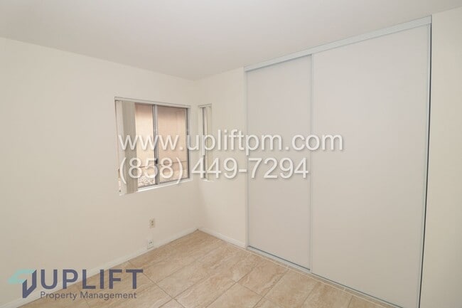 Building Photo - 3 Bed 3 Bath Home AVAILABLE NOW!