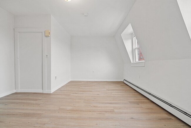 Building Photo - 149 Culver Ave