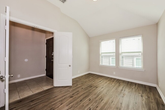 Building Photo - 4929 Lemon Grove Dr