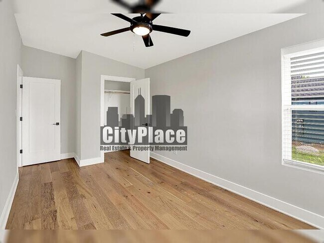 Building Photo - 2008 Yandes St