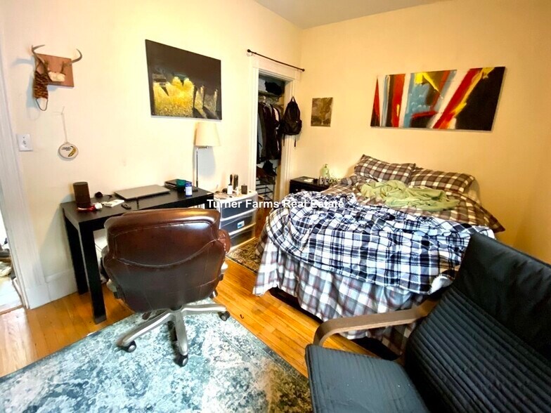 Building Photo - 3 Oswald St